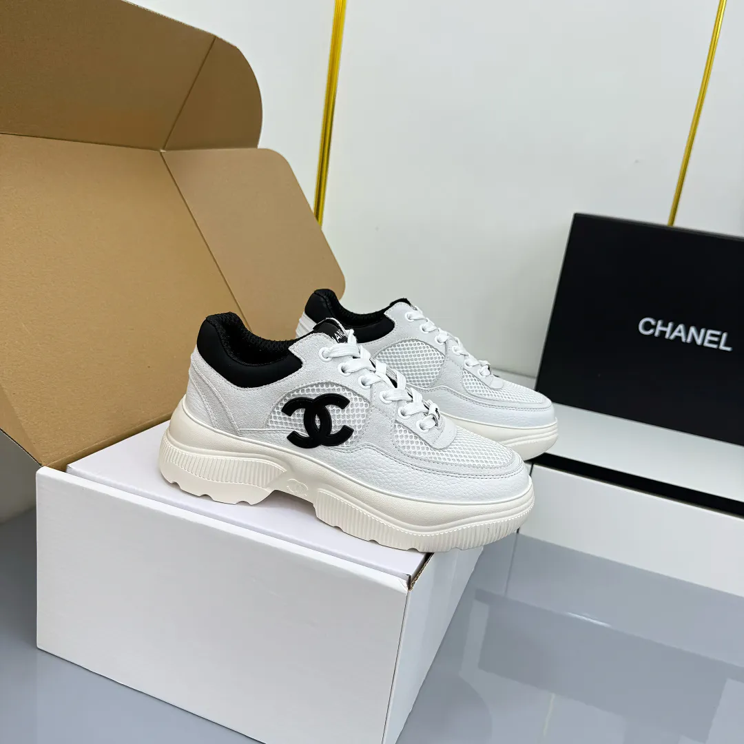👟👟Ex-factory price 620👟👟 Chanel bread shoes ~ original calfskin panda shoes Chanel 25C latest hot style panda black and white sports shoes casual sneakers Xiaoxiang hot item classic black and white panda color coco girls must pay Fabric: original custom mixed sheepskin lining: original imported breathable mesh lining outsole: Original molded rubber + TPU combination Size: Women's 35-41